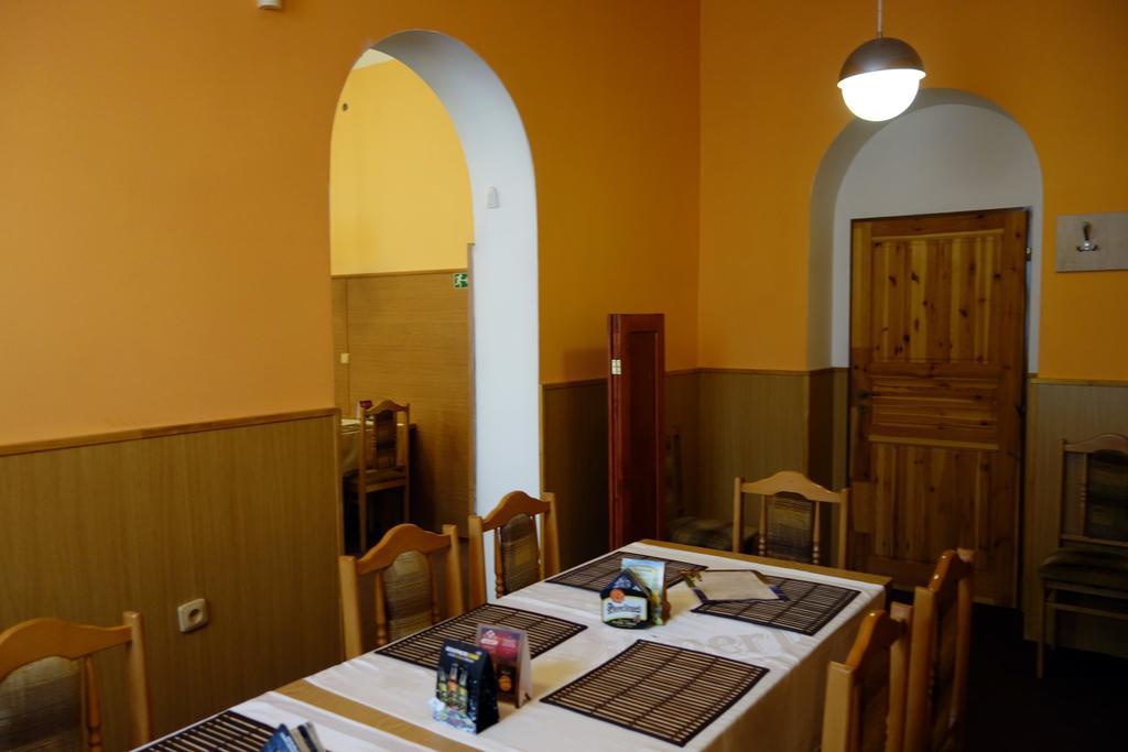 Restaurace ALVI Hotel Ostrava Exterior foto